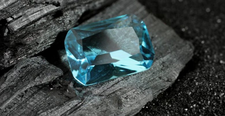 Aquamarine-stone-in-jewelry-talajavaher-majazine
