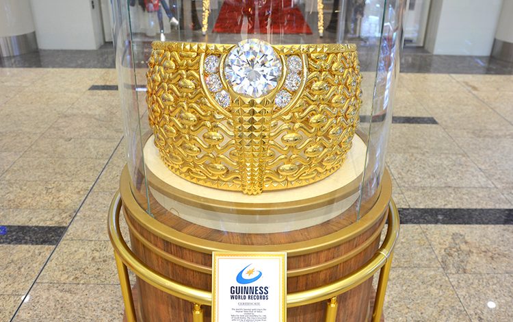 Largest gold ring in the world-talajavahermagazinejpeg.